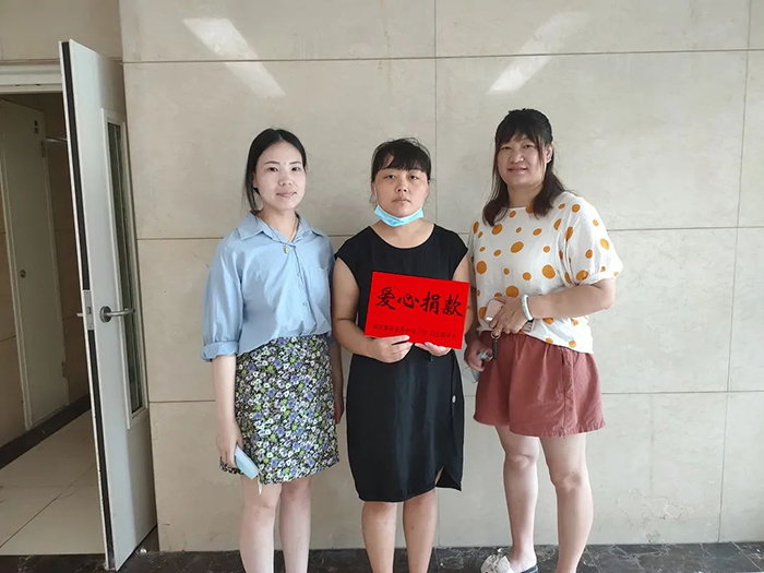 暖心慰問，進(jìn)行中